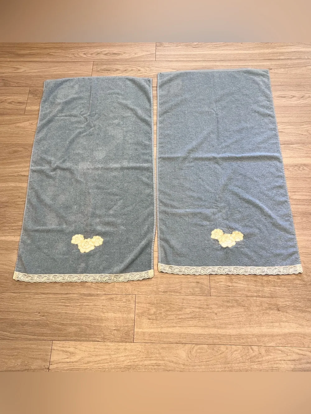 Vintage The Bathworks Blue Bath Towels Floral Applique Lace Trim Set
